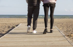 https://www.freepik.com/free-photo/close-up-people-walking-together_23182372.htm#fromView=search&page=1&position=6&uuid=4ab69923-4330-49c6-91da-27a163954fe0