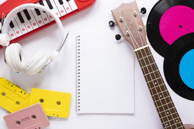 https://www.freepik.com/free-photo/flat-lay-music-concept-white-background_5440647.htm#fromView=search&page=1&position=14&uuid=0d6441cb-1e0c-4582-874a-6ecfa8bcca01