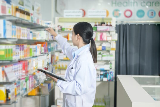 https://www.vecteezy.com/photo/9284498-portrait-of-female-pharmacist-using-tablet-in-a-modern-pharmacy-drugstore