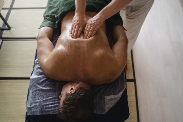 https://www.freepik.com/free-photo/high-angle-man-getting-massage_57313470.htm#fromView=search&page=1&position=9&uuid=403d3dbf-5b39-4a3e-a420-95cae37b036b