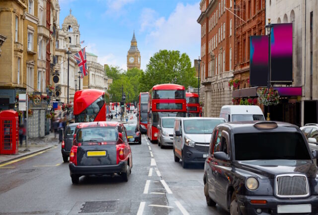https://www.freepik.com/premium-photo/london-big-ben-from-trafalgar-square-traffic_3902881.htm#fromView=search&page=1&position=44&uuid=1289f1bd-e6a7-4299-82c4-78a277aac7b0
