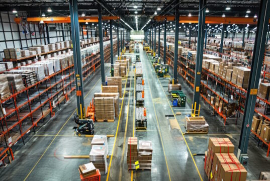https://www.vecteezy.com/photo/50783713-large-distribution-warehouse-organizing-packages-for-shipping