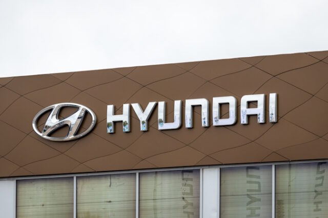 https://www.vecteezy.com/photo/46201539-russia-kaluga-september-29-2020-metallic-hyundai-logo-on-a-roof-of-a-dealership