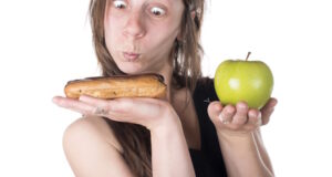 https://www.freepik.com/premium-photo/difficult-choice-cake-apple_6970316.htm#fromView=search&page=1&position=31&uuid=b6660ce5-8a5b-446f-a414-76ccd5fff66d