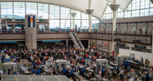 TSA Line ID 171231088 © David Tran | Dreamstime.com