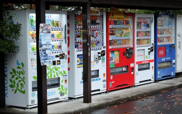 dreamstime_s_182558798 Vending machines ID 182558798 © Chawnajapan2015 | Dreamstime.com