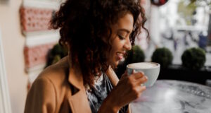 https://www.freepik.com/free-photo/enthusiastic-hipster-dark-skinned-woman-with-afro-hairstyle-checking-her-news-feed_9406990.htm#fromView=search&page=1&position=21&uuid=29f77399-e9b7-468c-bebf-8da1465bb25e
