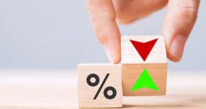 https://www.vecteezy.com/photo/7759557-business-man-hand-change-wood-cube-block-with-percentage-to-up-and-down-arrow-symbol-icon-interest-rate-stocks-financial-ranking-mortgage-rates-and-cut-loss-concept