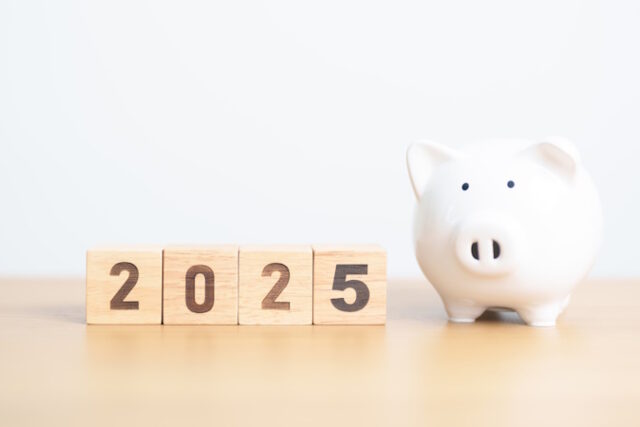 vecteezy_happy-new-year-2025-with-piggy-bank-resolution-goals_51155763 https://www.vecteezy.com/photo/51155763-happy-new-year-2025-with-piggy-bank-resolution-goals-plan-action-money-saving-retirement-fund-pension-investment-and-financial-concept