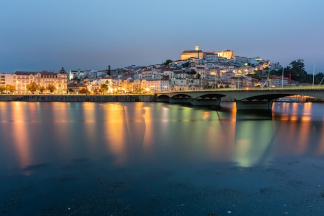 bridge-sea-surrounded-by-coimbra-with-lights-reflecting-water-portugal https://www.freepik.com/free-photo/man-woman-relaxing-by-vaping-from-hookah-bar_20828378.htm#fromView=search&page=1&position=4&uuid=f7fe1810-2ff3-4e07-9303-f5ff1c59e9e4&query=Hookahs