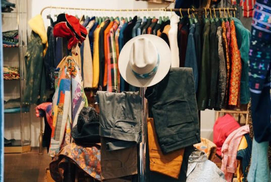 https://www.freepik.com/premium-photo/clothes-hanging-rack-store_102064176.htm#fromView=search&page=1&position=40&uuid=c81ed8fa-806a-4fee-b9b3-2ecd49689b05