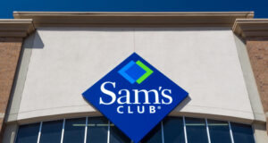 Sam's Club ID 115818955 © Ken Wolter | Dreamstime.com