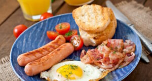 https://www.vecteezy.com/photo/7665422-english-breakfast-toast-egg-bacon-and-vegetables-in-a-rustic-style-on-wooden-background
