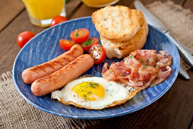 https://www.vecteezy.com/photo/7665422-english-breakfast-toast-egg-bacon-and-vegetables-in-a-rustic-style-on-wooden-background