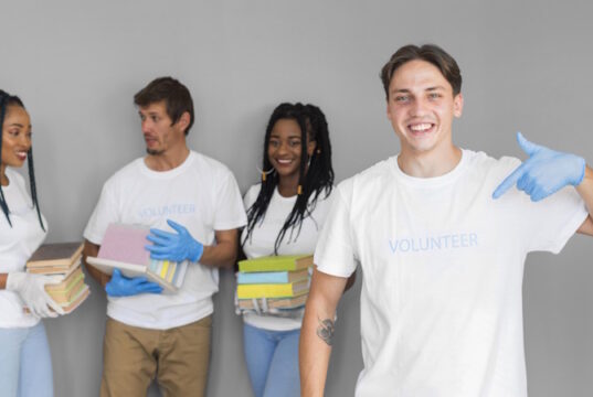 https://www.freepik.com/free-photo/volunteering-organization-holding-books-donations_10301470.htm#fromView=search&page=1&position=42&uuid=e8807d7f-63c3-4365-a6f3-53de18b45cd2