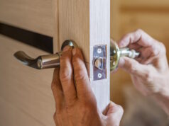 https://www.vecteezy.com/photo/9995531-man-repairing-the-doorknob-closeup-of-worker-s-hands-installing-new-door-locker