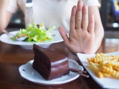 https://www.vecteezy.com/photo/20808730-the-hands-of-women-care-for-health-and-diet-pushed-from-the-chocolate-cake-and-french-fries-plate-and-choose-eat-vegetable-or-salad-that-contains-vitamins-and-helps-control-weight-for-a-slim-stock