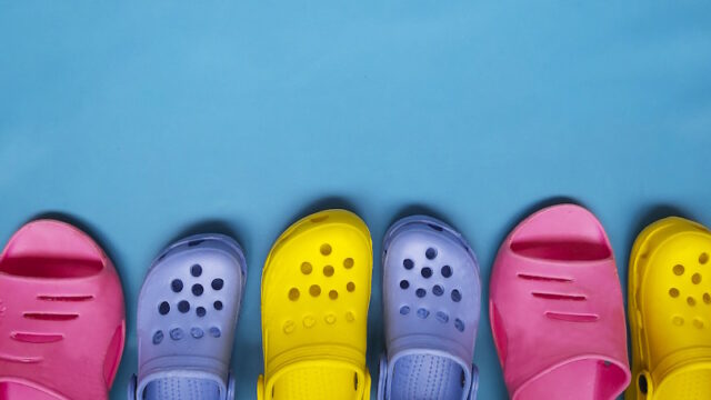 https://www.freepik.com/search?format=search&img=1&last_filter=img&last_value=1&query=crocs&type=photo