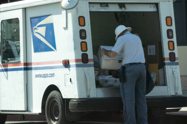 Postal ID 114497506 © Sonnenbergshots | Dreamstime.com
