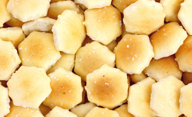 Oyster crackers ID 22467230 © Louella38 | Dreamstime.com