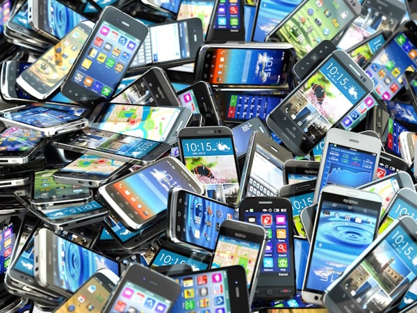 https://www.freepik.com/premium-photo/mobile-phones-background-pile-different-modern-smartphones-3d_17379160.htm#fromView=search&page=1&position=26&uuid=00e9ab1a-59ef-4c1e-a5a5-aeed678bab07&query=cellphones