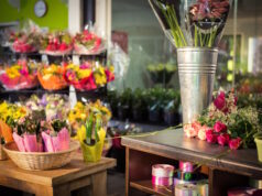 https://www.freepik.com/premium-photo/plant-pots-bouquet-table_7091439.htm#fromView=search&page=1&position=35&uuid=c23810b8-88cf-44ef-8d1b-eefab40fcf4b&query=flower+store