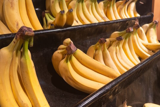 https://www.vecteezy.com/photo/46854273-fresh-ripe-bananas-in-a-close-up-box
