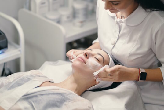 https://www.freepik.com/free-photo/female-cosmetologist-making-facial-treatment-beautiful-woma_7168613.htm#fromView=search&page=1&position=16&uuid=67d4d27c-0ce5-460d-b67a-269479fae372&query=skin+clinic