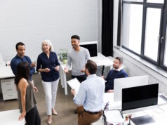 https://www.freepik.com/free-photo/group-office-workers-discussing-business-ideas_7285919.htm#from_element=detail_alsolike
