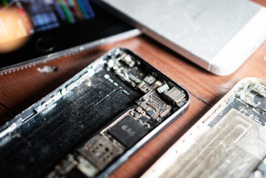 https://www.vecteezy.com/photo/46780982-disassembled-smartphones-with-exposed-internal-components