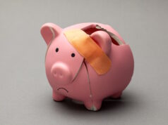 https://www.freepik.com/premium-photo/broken-piggy-bank-with-band-aid-gray-background_18143648.htm#from_element=detail_alsolike