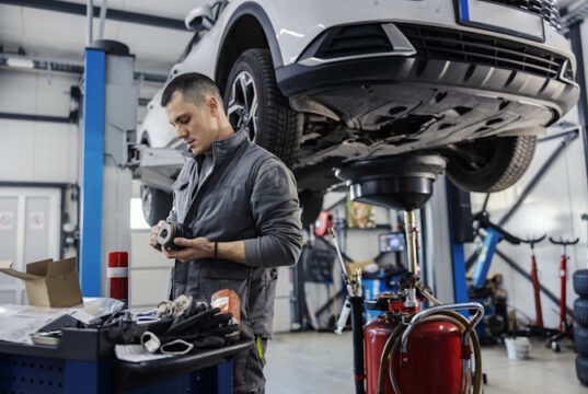 https://www.freepik.com/premium-photo/car-workshop-worker-is-cleaning-engine-parts-while-standing-garage-with-car-lift_41435190.htm#fromView=search&page=1&position=38&uuid=49baf2be-4198-4fc2-b71c-574f3f6294f5&query=auto+mechanic