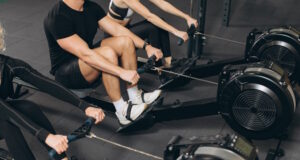 https://www.freepik.com/premium-photo/young-man-beautiful-women-working-out-with-rowing-machine-crossfit-gym_27433290.htm#fromView=search&page=1&position=40&uuid=b75dda47-bd89-4a8f-9962-09c279fb3875&query=rowing+machine+workout