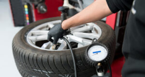 https://www.freepik.com/premium-photo/crop-mechanic-pumping-up-car-tire-workshop_41833780.htm#fromView=search&page=1&position=21&uuid=8c487a57-46ae-496a-8562-e7bbbe032a73&query=tire+alignment