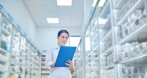 https://www.freepik.com/premium-photo/woman-white-coat-with-folder-pharmacy_17722308.htm#from_element=cross_selling__photo