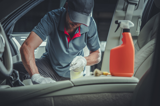 https://www.vecteezy.com/photo/24636702-caucasian-car-detailer-cleaning-modern-vehicle-interior