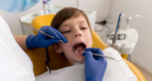 https://www.freepik.com/free-photo/dentist-cleaning-child-s-teeth_20823066.htm#fromView=search&page=1&position=4&uuid=bb4102a1-1b0a-4a20-804f-0d796e29d1c9&query=kid+at+dentist