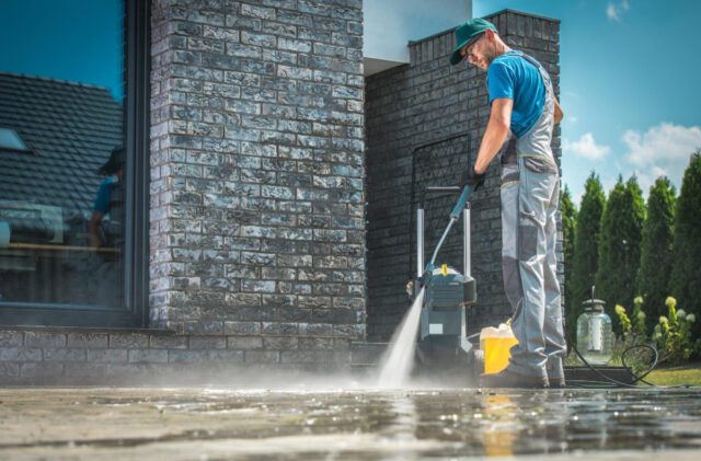 https://www.freepik.com/premium-photo/pressure-washer-cleaning_53473721.htm#fromView=search&page=1&position=17&uuid=c7b72f00-a182-4062-85e4-9240e979576b&query=powerwash+home