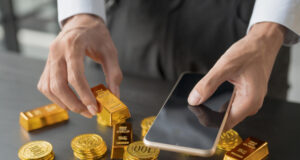 https://www.freepik.com/premium-photo/gold-trading-business-man-hand-offering-gold-investment-gold-mining-company-trading-gold-stock-exchange-rising-gold-prices_392116905.htm#fromView=search&page=1&position=31&uuid=aa472210-f015-4e30-b711-f8daae9229d8&query=gold+investing