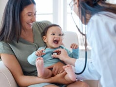 https://www.freepik.com/premium-photo/shes-knows-how-put-smile-your-face-shot-baby-sitting-her-mothers-lap-while-being-examined-by-doctor_26683703.htm#fromView=search&page=1&position=14&uuid=b2116bda-46e9-4f55-a733-524784c47a5a&query=doctor+baby