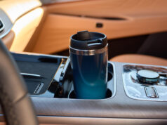 https://www.freepik.com/premium-photo/gently-hand-placing-travel-mug-cars-cup-holder-convenience-comfort_380475501.htm#fromView=search&page=1&position=38&uuid=ceddce3a-56ca-4b72-809f-1b0627b7bbbf&query=car+cup+holder