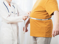 https://www.freepik.com/premium-photo/doctor-measures-man-measures-waist_11138554.htm#fromView=search&page=1&position=5&uuid=018e03c9-9640-4146-ab36-966de0e5bd78&query=doctor+fat+patient