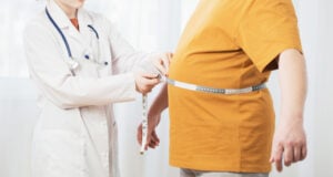 https://www.freepik.com/premium-photo/doctor-measures-man-measures-waist_11138554.htm#fromView=search&page=1&position=5&uuid=018e03c9-9640-4146-ab36-966de0e5bd78&query=doctor+fat+patient