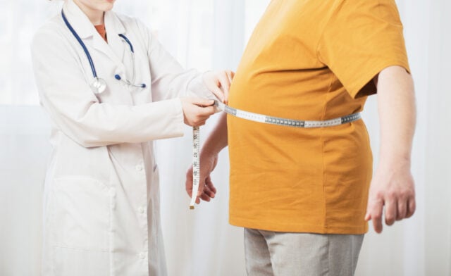 https://www.freepik.com/premium-photo/doctor-measures-man-measures-waist_11138554.htm#fromView=search&page=1&position=5&uuid=018e03c9-9640-4146-ab36-966de0e5bd78&query=doctor+fat+patient