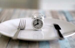 Intermittent Fasting for Weight Loss: Does the Evidence Live Up to the Hype? https://www.freepik.com/premium-photo/close-up-view-alarm-clock-plate-intermittent-fasting-diet-concept-time-eat-healthy_125916736.htm#fromView=search&page=1&position=6&uuid=433ace97-e51a-4805-9895-2fdec158a35d&query=intermittent+fasting