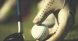https://www.vecteezy.com/photo/10950689-golf-player-placing-ball-on-tee