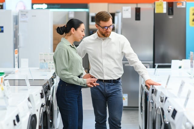 https://www.vecteezy.com/photo/49545383-portrait-of-a-female-customer-seeking-advice-from-retail-home-electronics-expert