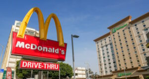 https://www.vecteezy.com/photo/2031377-mcdonald-s-sign-with-hotels-in-background-in-los-angeles-california