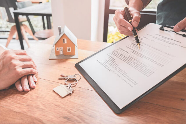 https://www.freepik.com/premium-photo/midsection-people-holding-paper-table_125851571.htm#fromView=search&page=1&position=17&uuid=d86004e3-4f07-4281-ac26-e2790bfb6a84&query=lease+signing