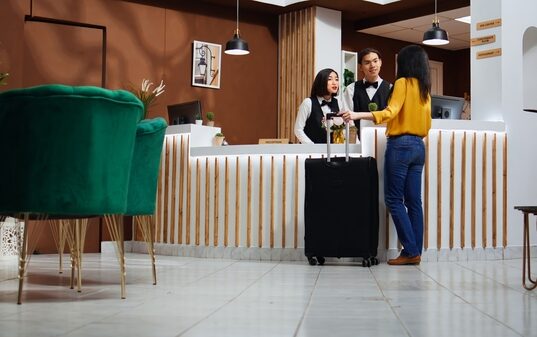 https://www.vecteezy.com/photo/38591157-asian-woman-approaching-front-desk-in-hotel-lobby-receptionist-asking-client-about-room-reservation-details-for-check-in-friendly-employee-welcoming-customer-at-reception-hospitality-industry